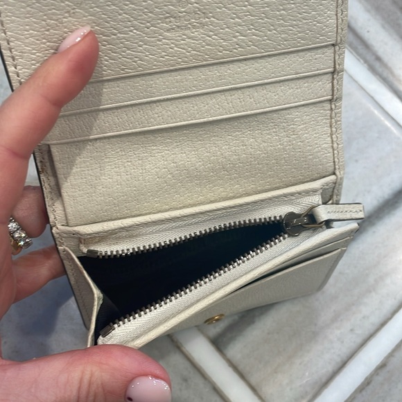 Gucci Queen Margaret leather wallet with pearl and rhinestone bug - Picture 7 of 10